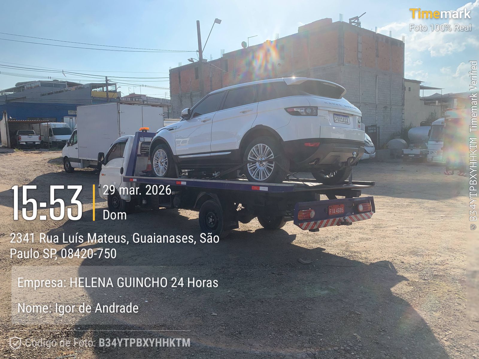 Guincho Range Rover vista traseira